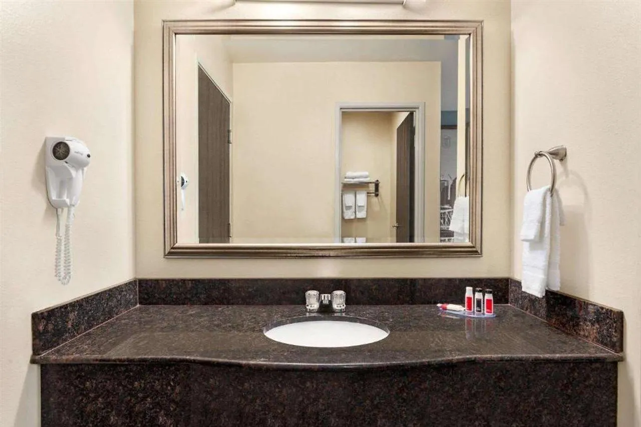Luxe Studios Nashville 2*,