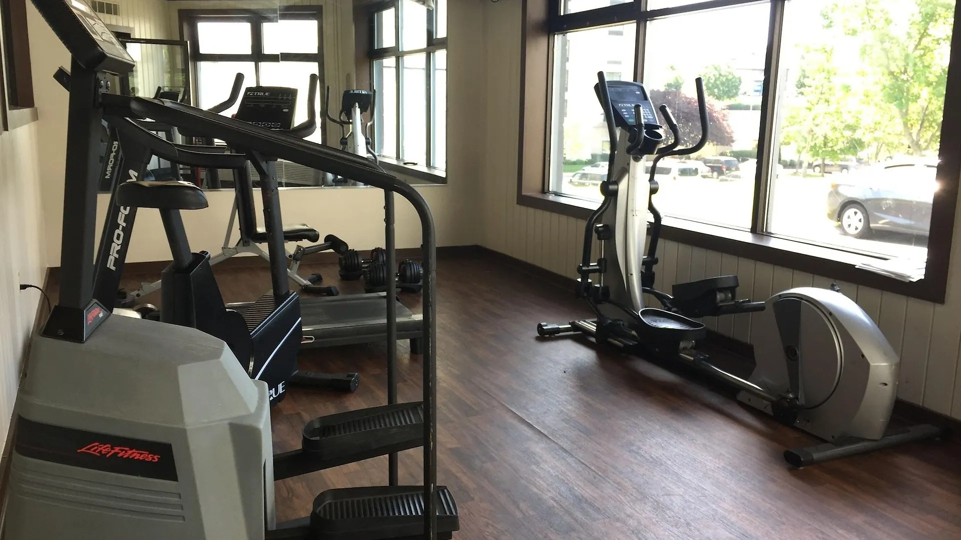 Luxe Studios Nashville 2*,